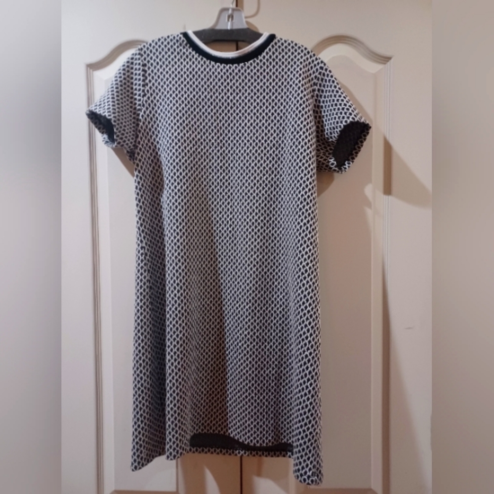 Short sleeve dress - Picture 1 of 2